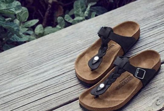 “丑鞋”Birkenstock有何动作