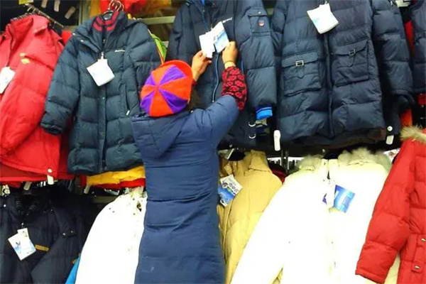 国产羽绒服卖7000元