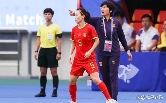 水庆霞凌晨刚获奖晚上就被淘汰 水庆霞赛后更衣室与全队道别