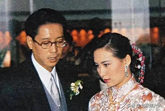 李嘉欣晒夫妻合照庆结婚15周年 李嘉欣老公个人资料及简介