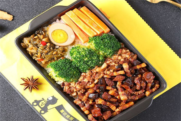 便当加盟店十大品牌：咕米便当上榜，井盒炒饭最受欢迎