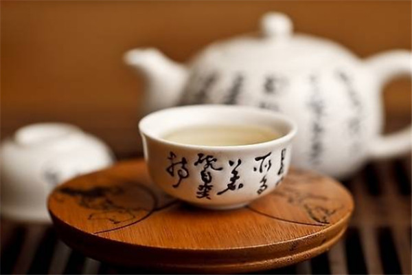 茶馆加盟10大品牌排行榜：小气茶上榜，皇茶第二
