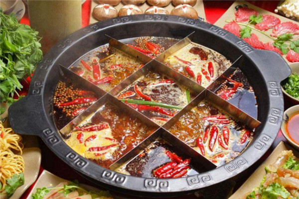 特色火锅加盟10大品牌排行榜：德庄火锅上榜，小肥羊第二