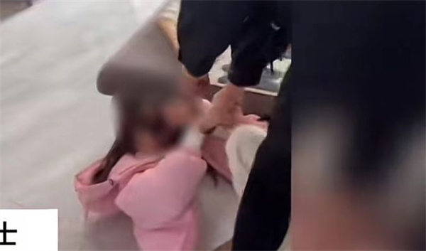 女生讨要抚养费被亲戚打流产