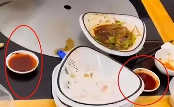 男子称在餐馆吃饺子剩醋“被收费”