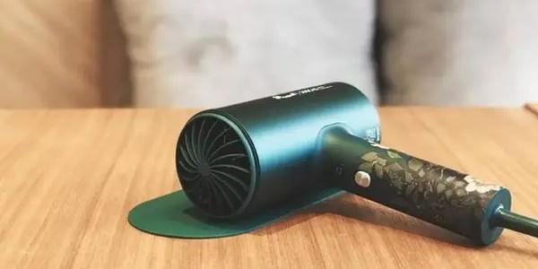 点胶怎么去除痕迹 去除点胶痕迹的方法