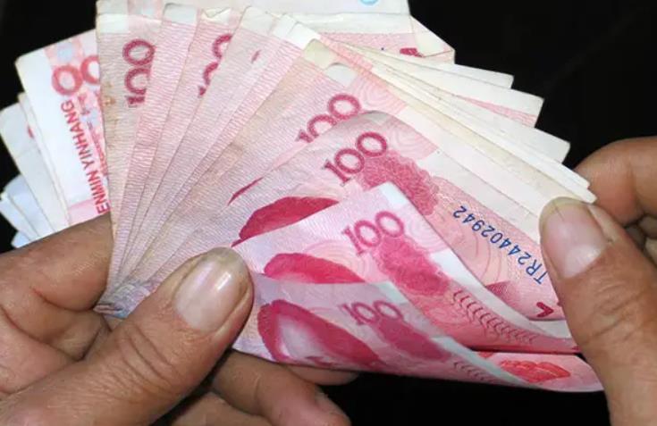 环卫工垃圾桶内捡到30万元?官方通报称不实
