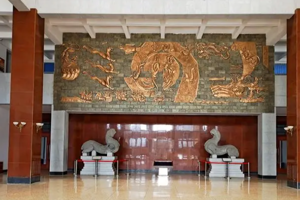 中国最大的汉代画像石刻艺术博物馆：南阳汉画馆(占地53560平方米)