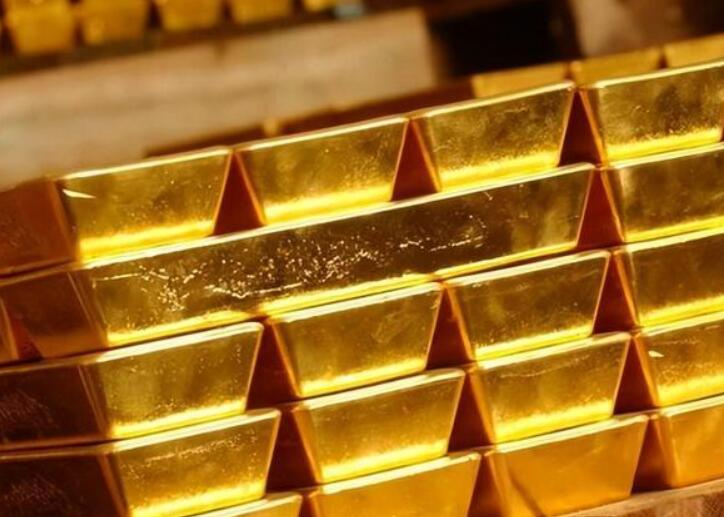 金价飙升有顾客越涨越买 投资更要谨慎!