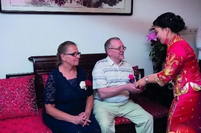 阿福朱莉离婚 阿福阿利是谁？阿福的老婆朱莉是做什么工作的？