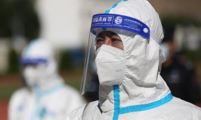 做好防疫措施!新加坡新冠病例激增 督促民众佩戴口罩