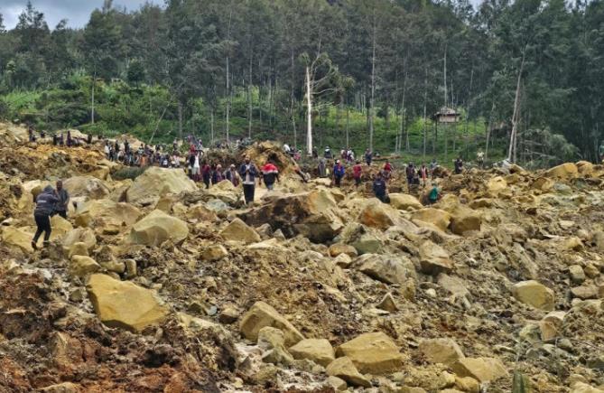 巴新山体滑坡超2000人被埋 这场灾害造成了巨大破坏