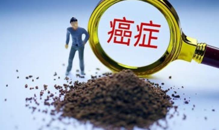 中国男子将患癌妻子扔下楼?假 涉事男子患有精神疾病