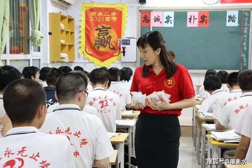 汪顺送出高考祝福_泳坛奥运冠军汪顺走红，颜值与实力并存，还是个高学历的学霸