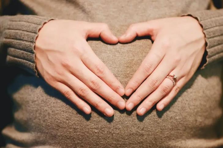 马上大三妈妈突然告诉我她怀孕了 如何应对?