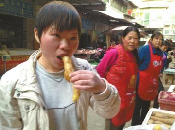 德阳女子吃生姜上瘾三年 每天至少吃两斤生姜