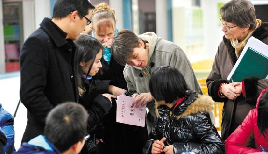 小学生九九乘法口诀 让英国校长考察团大为震惊