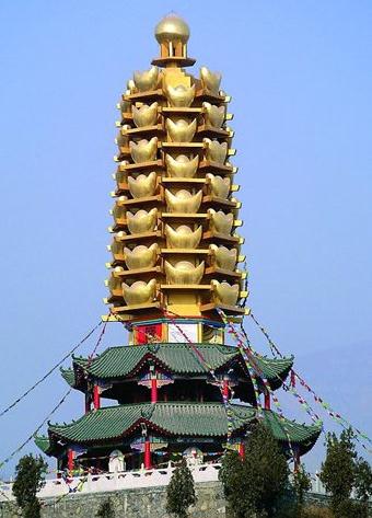 河北1座塔因堆满金元宝入选中国十大最丑建筑