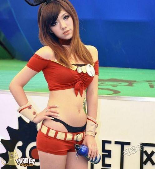 此美女有亮点！内涵图看出来的都是淫才！！！