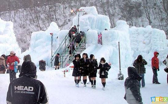 日本女人冬天穿裙子不冷吗？一年四季都穿裙子