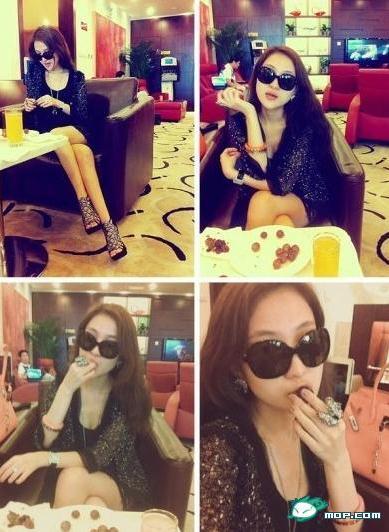 郭美美网上再炫富 晒自拍坐宝马火辣性感照