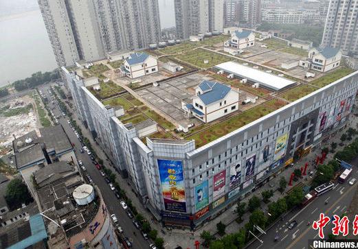 株洲现“最牛楼顶别墅” 百货商场楼顶现“别墅”