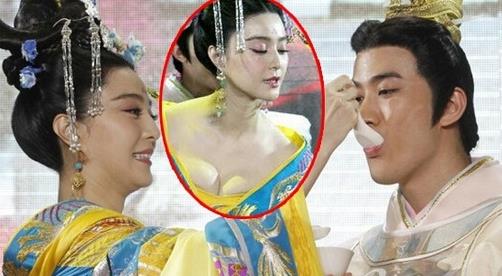 胸器满大街 没有纸巾擦鼻血的唐朝宅男如何是好