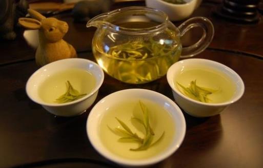 一杯浓茶百害无一利 这8种人万万喝不得浓茶