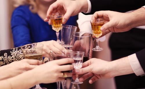 经常喝酒肝不好平时多吃蔬菜 酒后不宜要记牢
