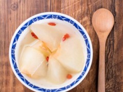 冰糖雪梨对慢性咽炎咳喘有缓解作用 冰糖雪梨怎么做治咳嗽