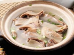 暖胃汤白胡椒煲猪肚汤的做法