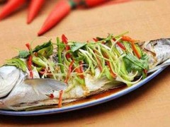 清蒸鲈鱼的做法