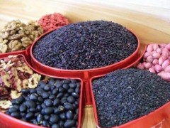 如何判断深色食物是否染色