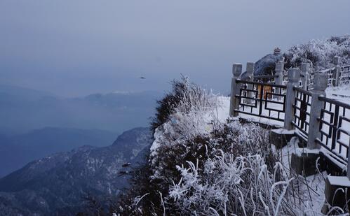 12月份适合去哪里旅游 12月份国内外旅游景点推荐