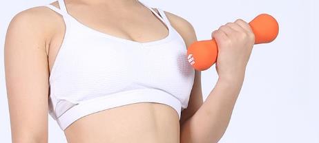拥有饱满的胸部是的女性是幸运的 介绍5种丰胸运动