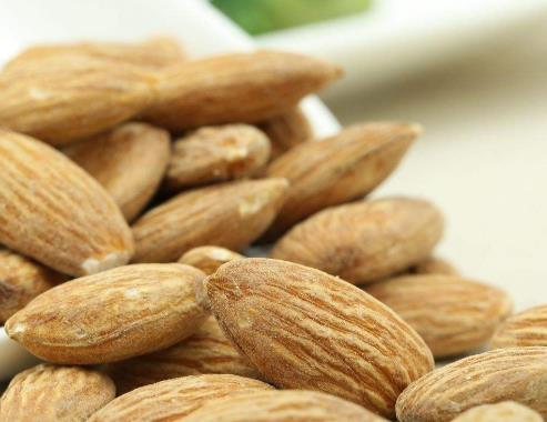 男性上班犯困效率低 推荐5种犯困吃可以提神的食物