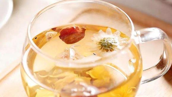 女人天生爱吃零食 睡前吃这10种食物养颜又助眠
