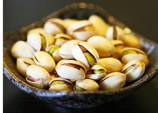 坚果对于女人来说是很美味的食物 女人多吃坚果的好处