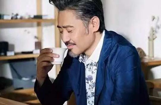 男人喝茶竟然有这4个好处 喝茶是男人经常做的事情