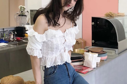 夏日来到来件蕾丝单品吧！夏日炎炎也要美美秀出女人味！