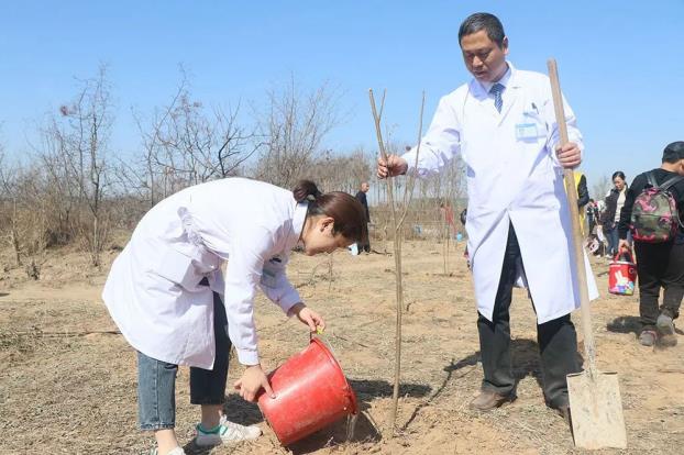 爱家园·享健康—郑州博大男科医院医院植树节活动