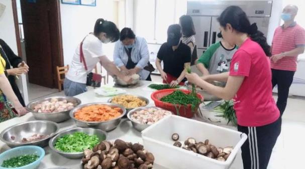 岳阳玛丽亚妇产医院走进市儿童福利院献爱心·送温暖活动