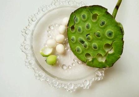 吃莲子有什么好处？吃莲子的注意事项