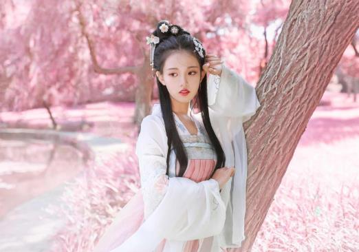 汉服上襦很透该怎么办？汉服里面一定要穿内搭吗
