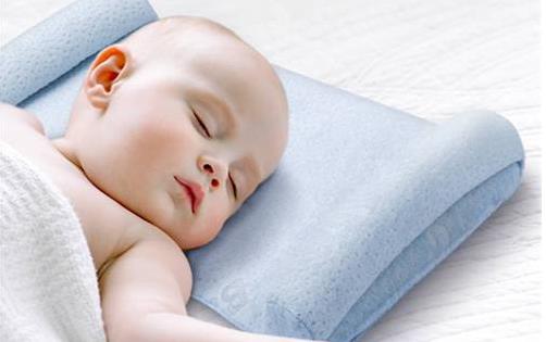 选择怎样的枕头利于睡眠 如何给婴儿选枕头 如何保养枕头