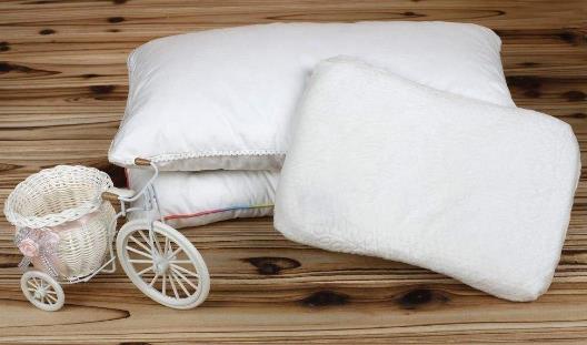 选择怎样的枕头利于睡眠 如何给婴儿选枕头 如何保养枕头