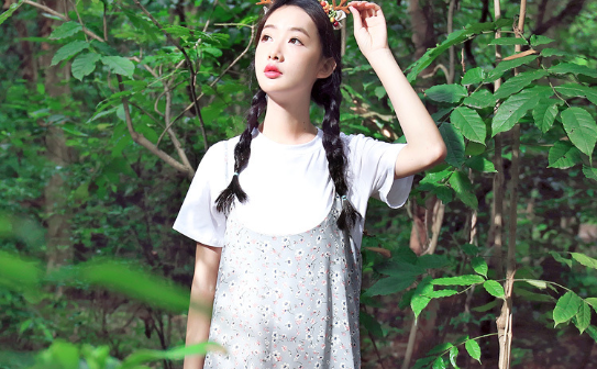 夏季露肉季节 微胖女生怎么穿搭可以遮住粗胳膊变成一个小仙女？