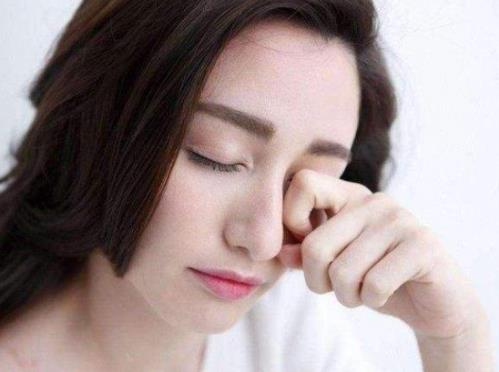 眼睛胀胀的是什么原因，要补充叶黄素哪种好