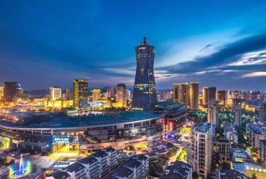 杭州限行可以允许四次是真的吗？杭州限行可以上高架吗