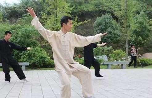 八段锦有哪些排病反应？练八段锦皮肤会变好看吗？